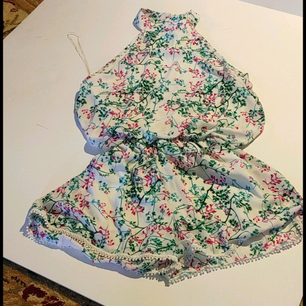 Steezyer size M floral Romper